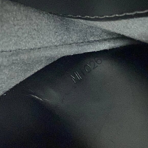 LOUIS VUITTON Pont Neuf Noir Epi Handbag 607-081025 - Picture 9 of 11